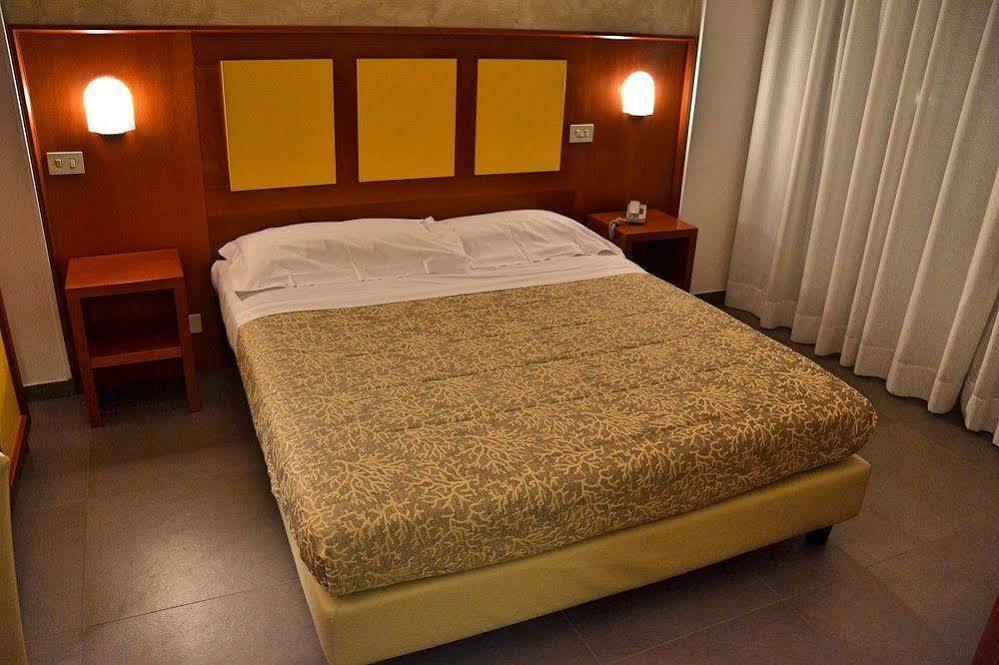 Hotel Tiffany Marina di Massa Luaran gambar